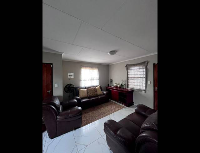 3 BEDROOM HOUSE FOR SALE IN WINDMILL PARK